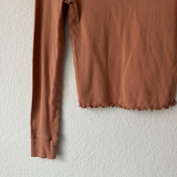 Brown Fitted Basic Long Sleeve Tee - Picture 3 of 6